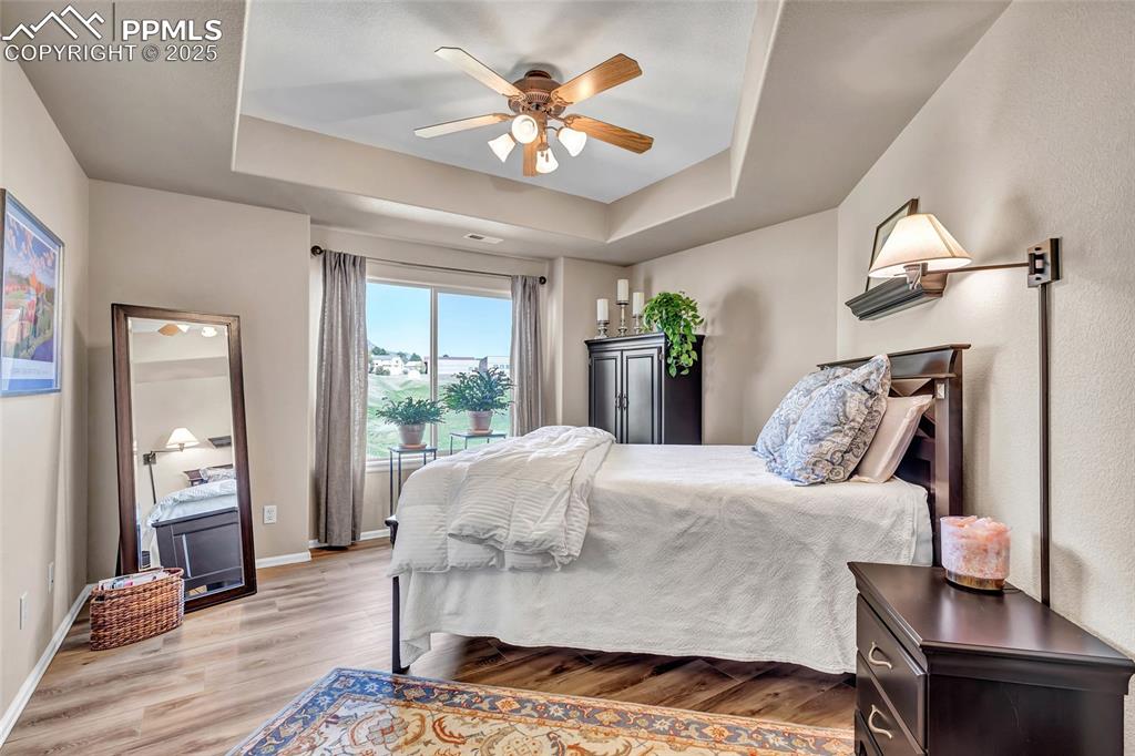 Image 20 of 34: Bedroom