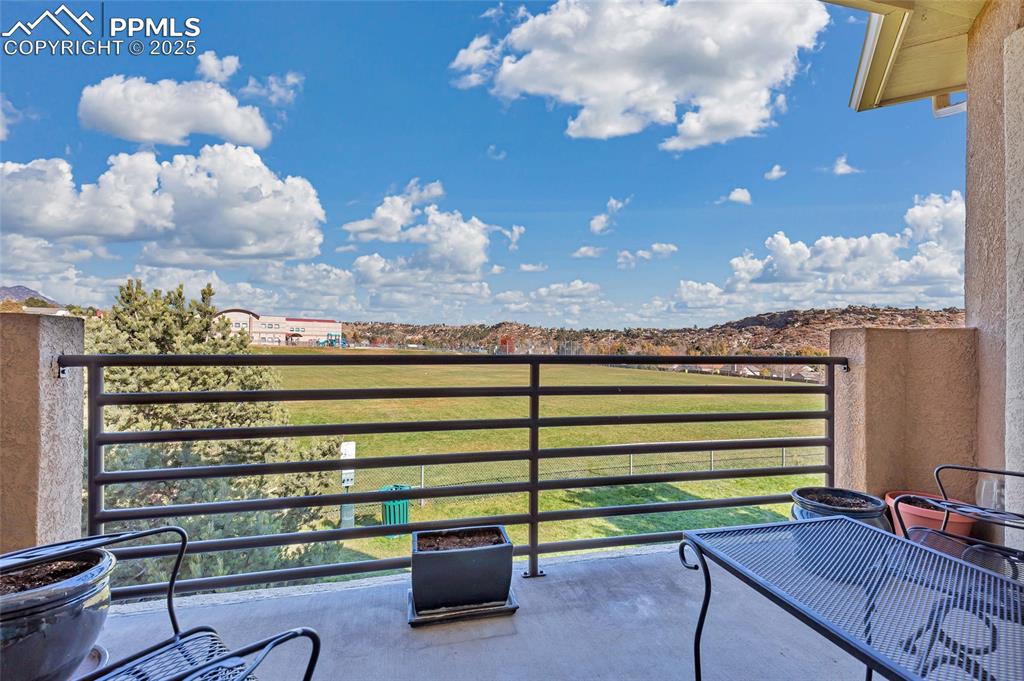 Image 29 of 34: Balcony