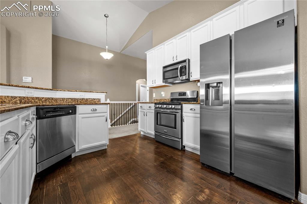 Image 8 of 24: Stainless Steel Appliances