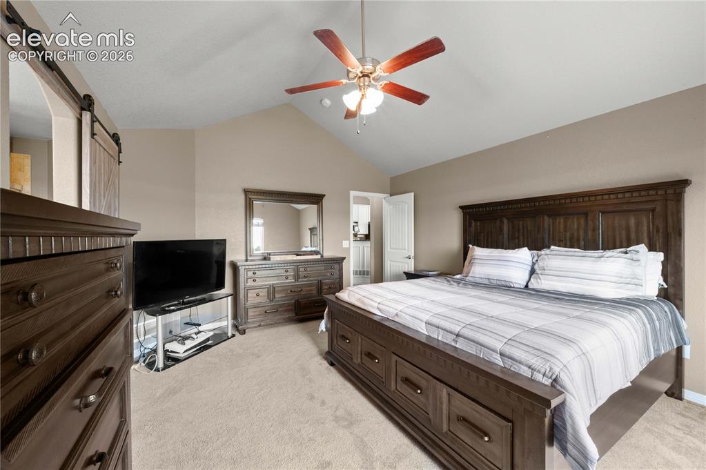 Image 9 of 23: Vaulted ceilings