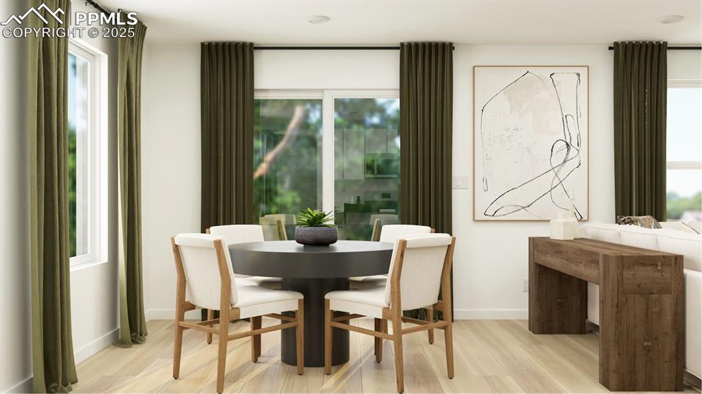 Image 4 of 19: Dining Area