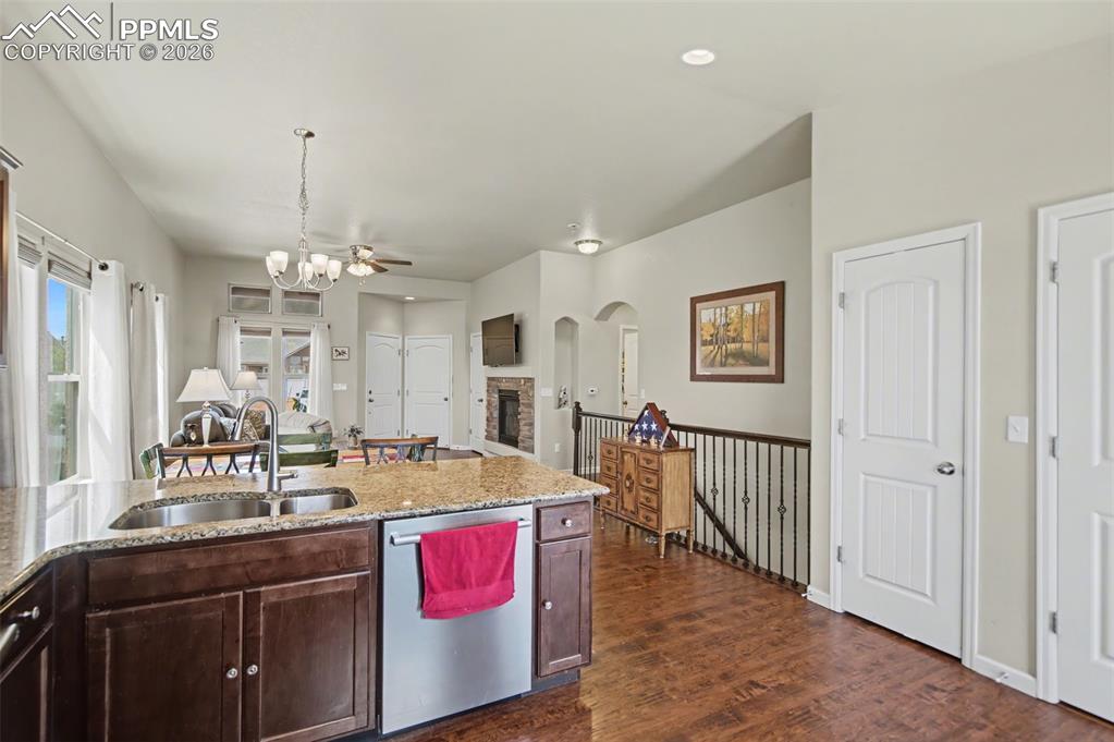Image 12 of 30: Kitchen