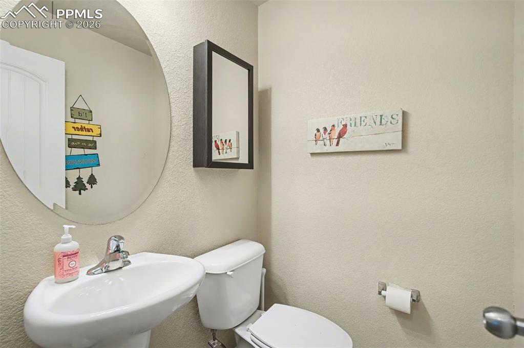 Image 13 of 30: Bathroom