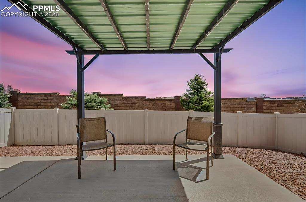 Image 26 of 30: Patio