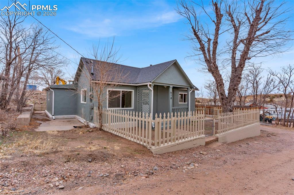 Image 4 of 37: Front of Structure