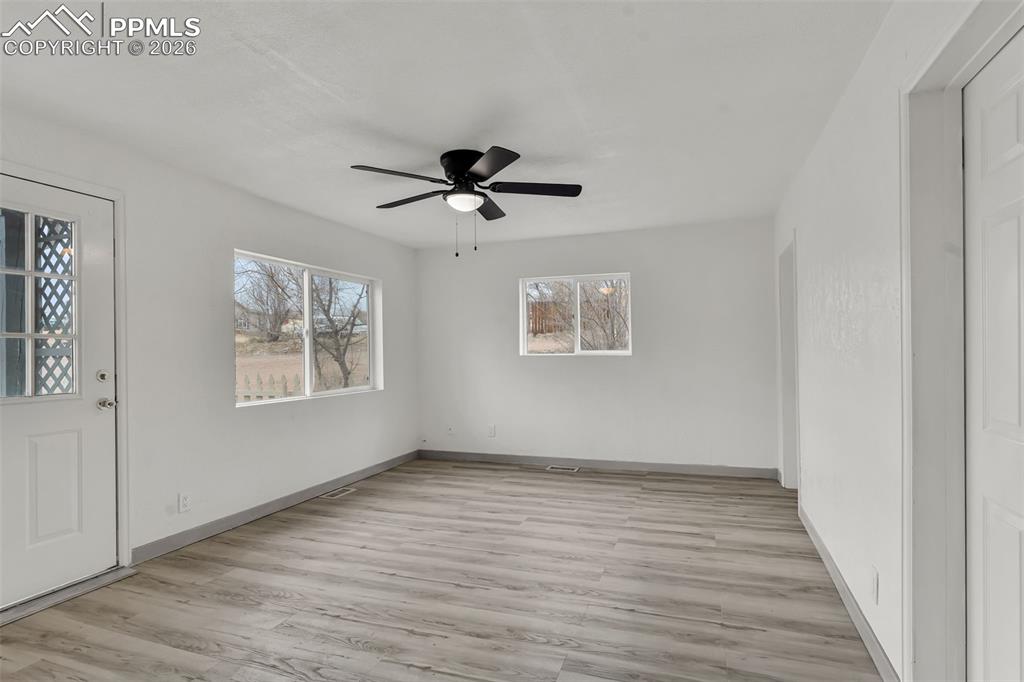 Image 8 of 37: Entry