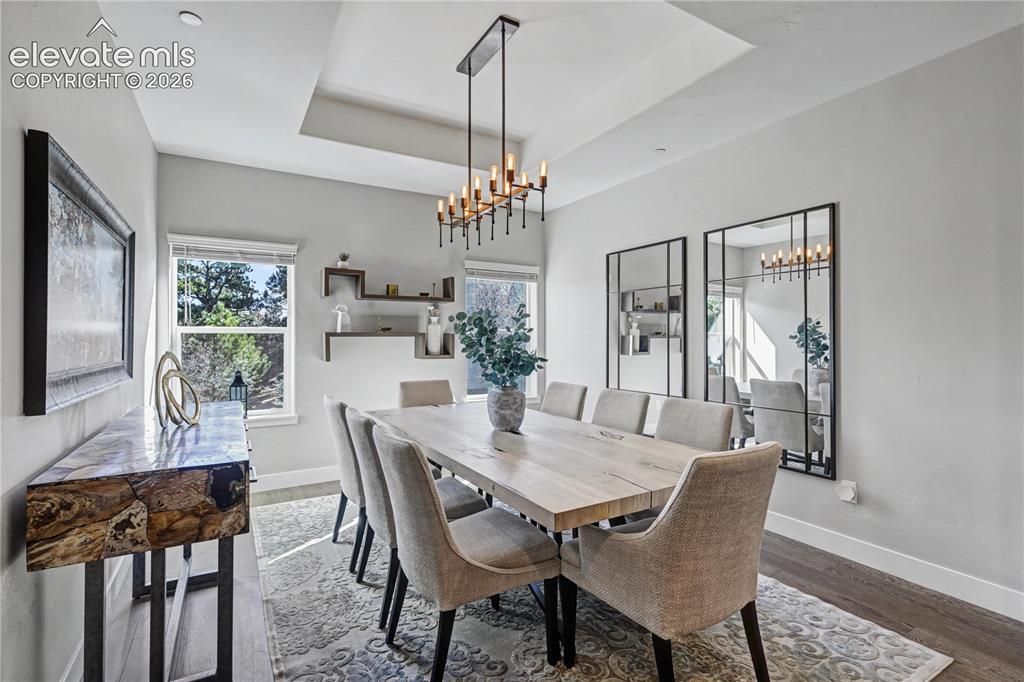 Image 13 of 48: Dining Area