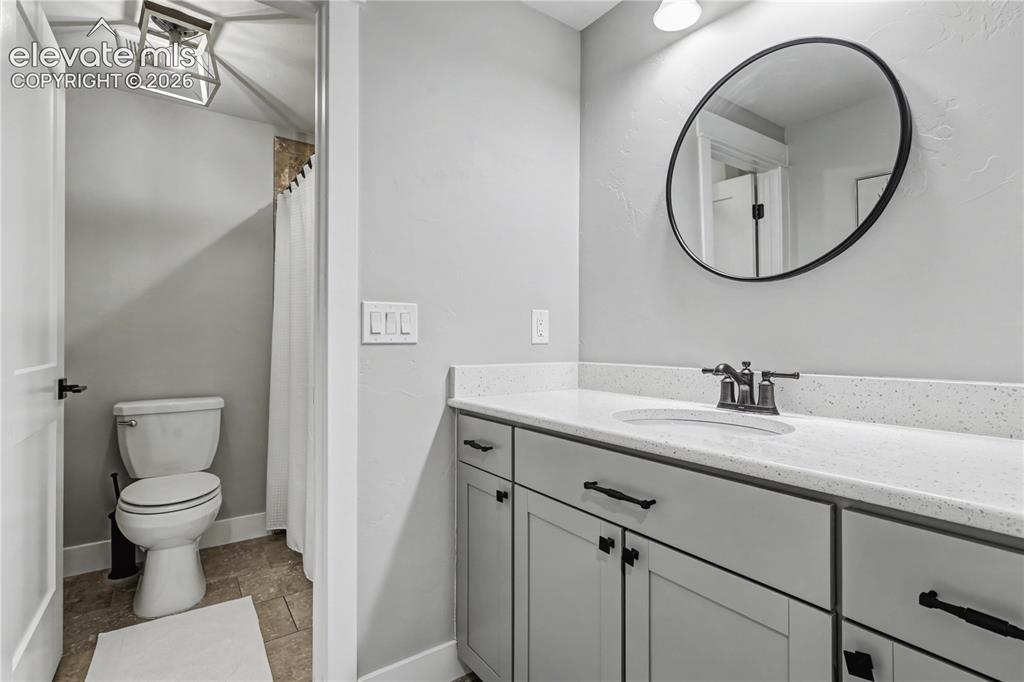 Image 42 of 48: Bathroom
