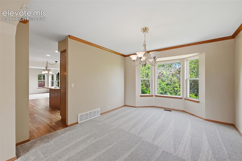 Image 17 of 50: Dining Room