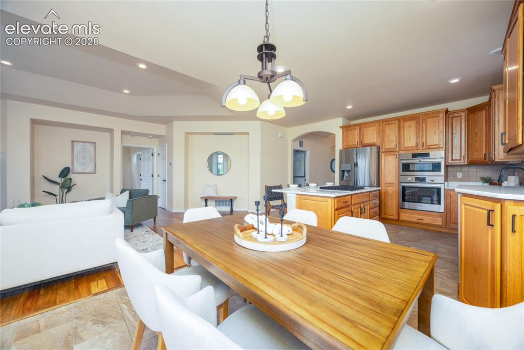 Image 7 of 35: Dining Area