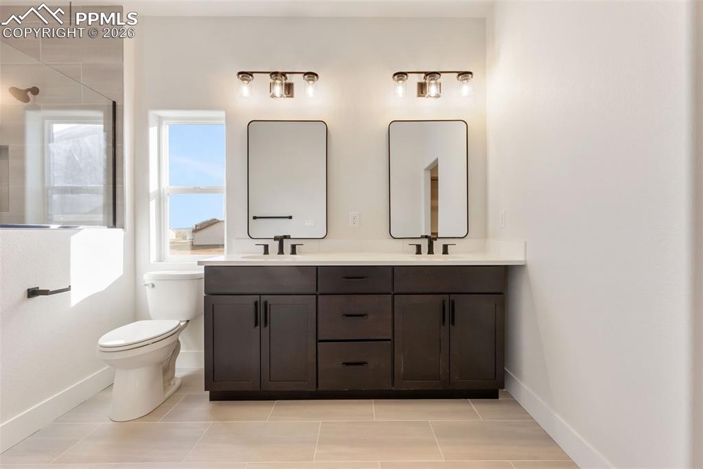 Image 12 of 39: Bathroom