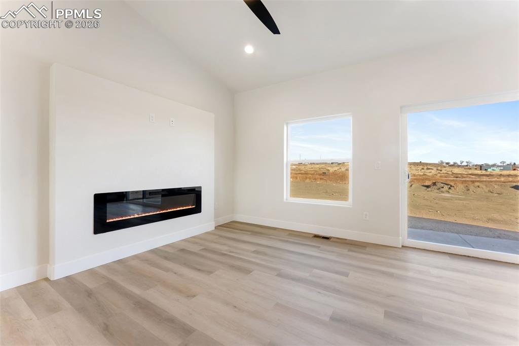 Image 16 of 39: Living Room