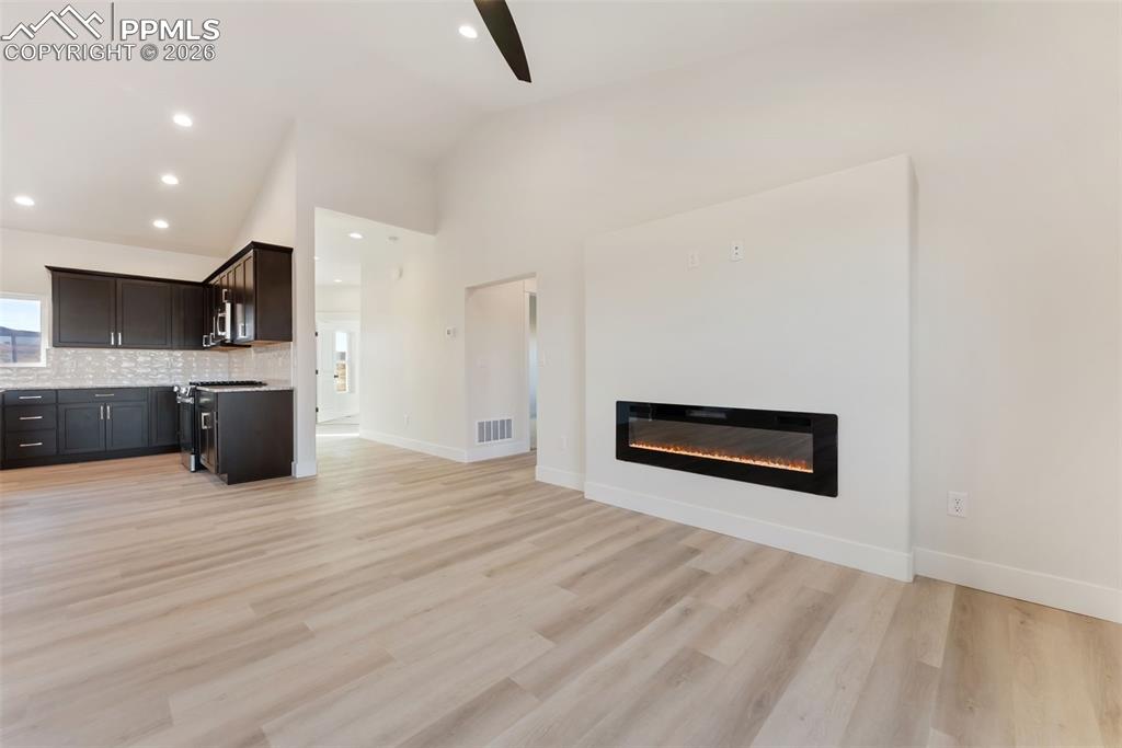 Image 17 of 39: Living Room