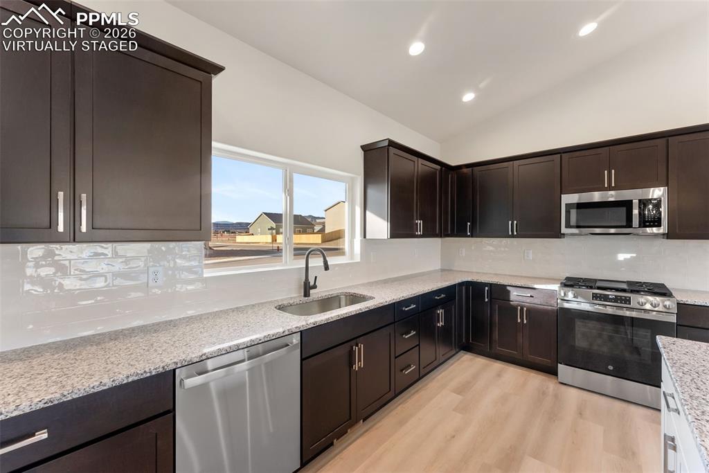 Image 6 of 39: Virtually Staged