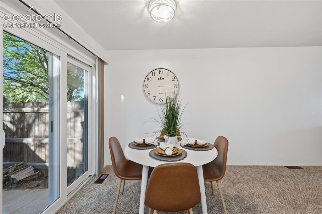Image 5 of 26: Dining Area