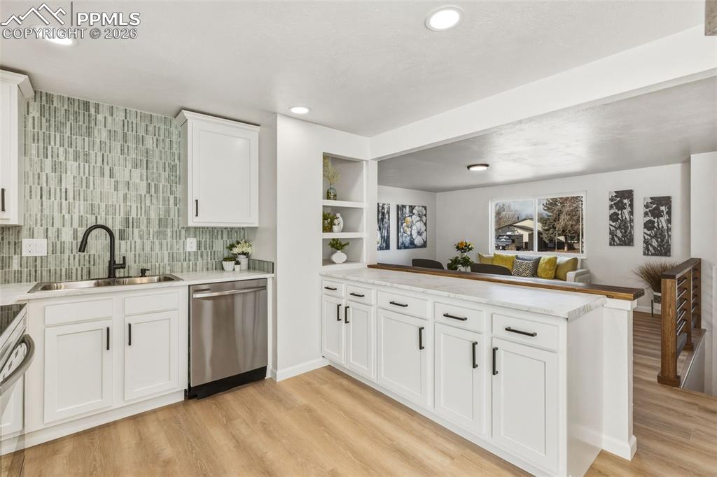 Image 12 of 35: Kitchen