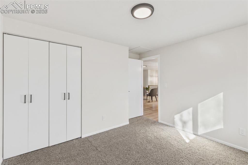 Image 20 of 35: Bedroom