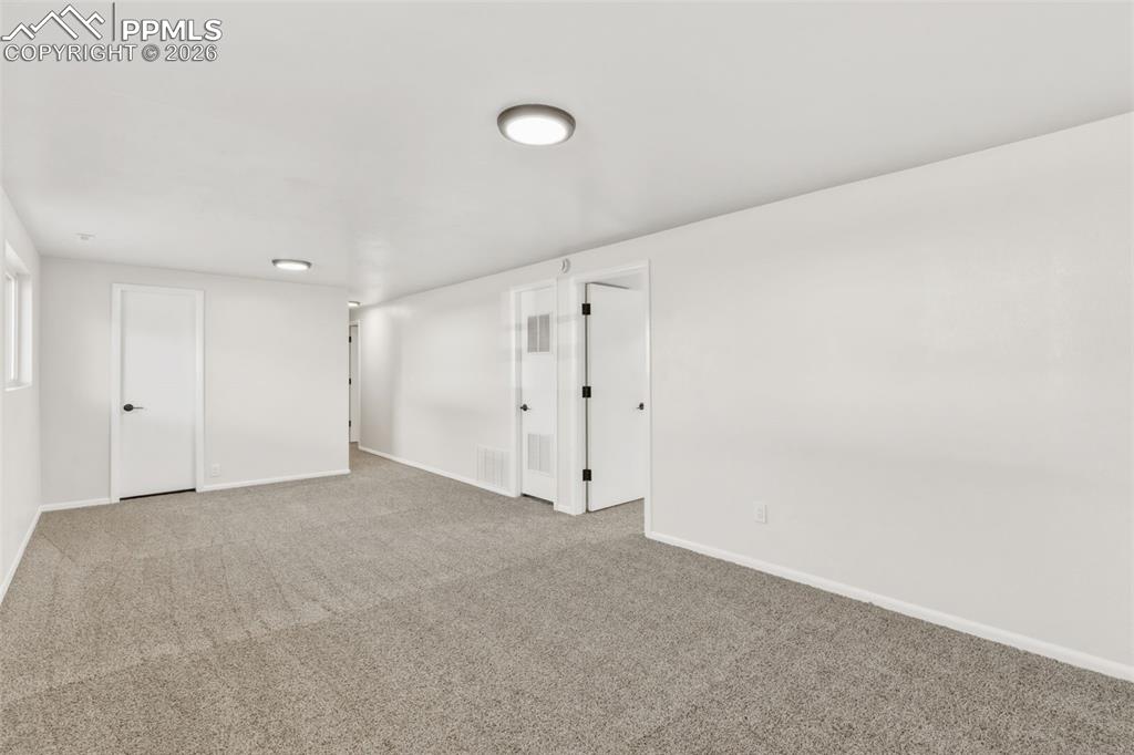 Image 24 of 35: Family Room