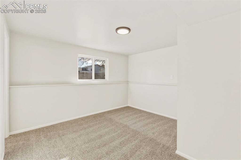 Image 28 of 35: Bedroom