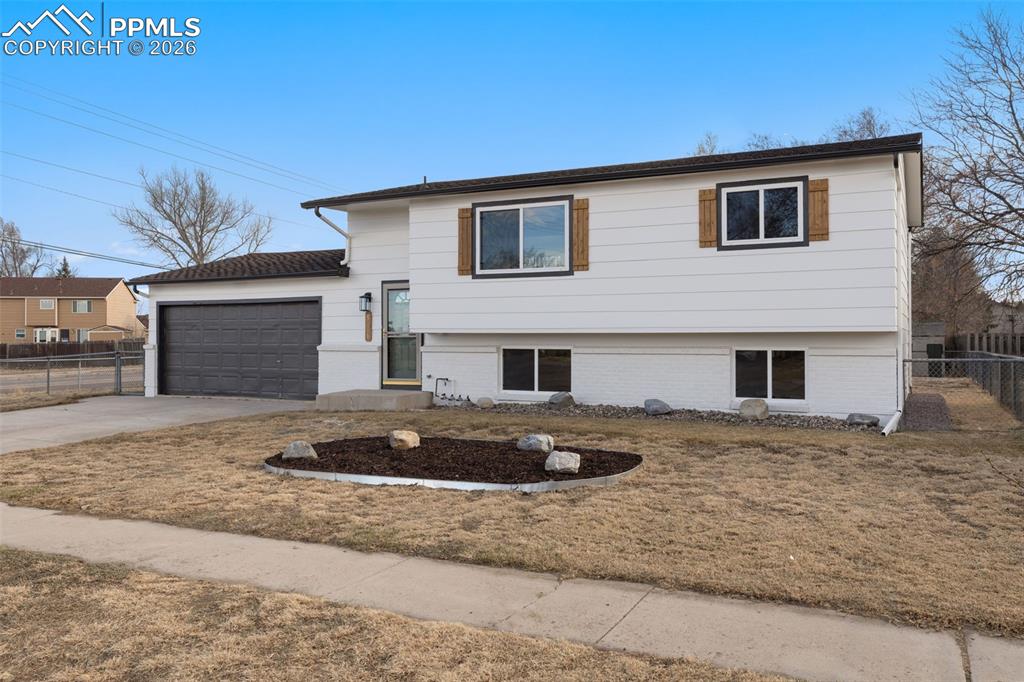 Image 3 of 35: Front of Structure