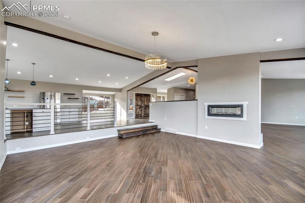 Image 29 of 50: Living Room