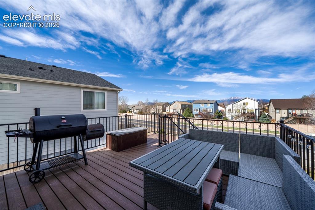 Image 46 of 50: Deck