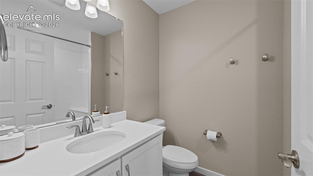 Image 21 of 38: Bathroom