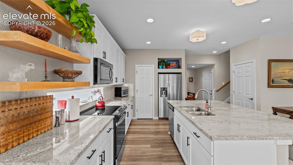 Image 7 of 38: Kitchen