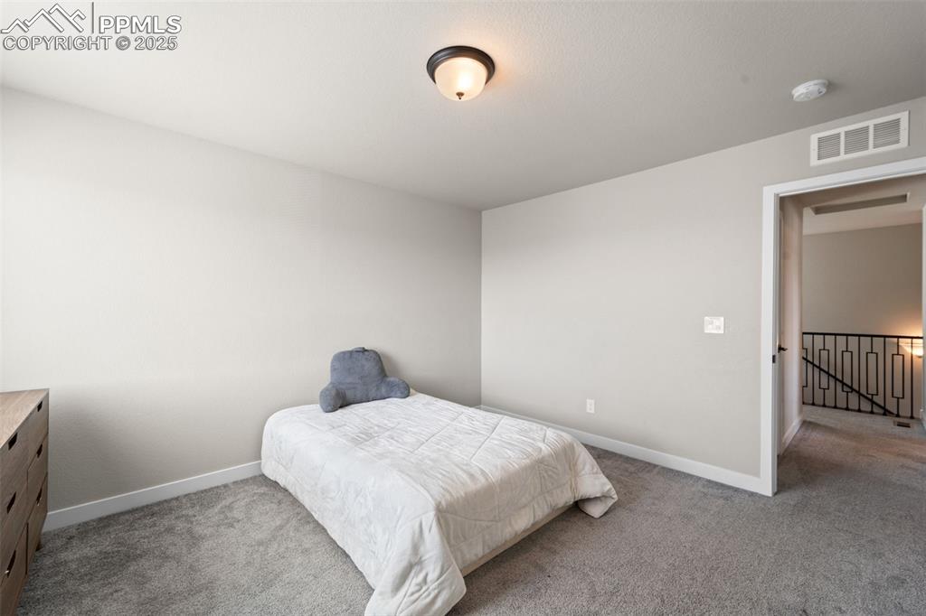 Image 17 of 27: Bedroom