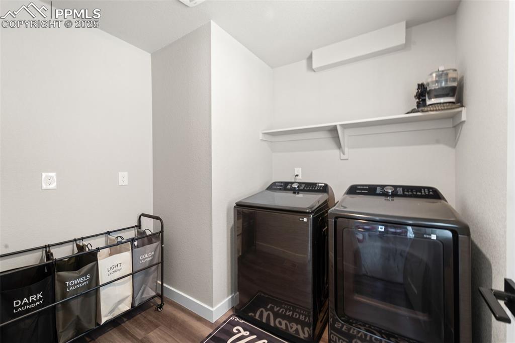 Image 19 of 27: Laundry
