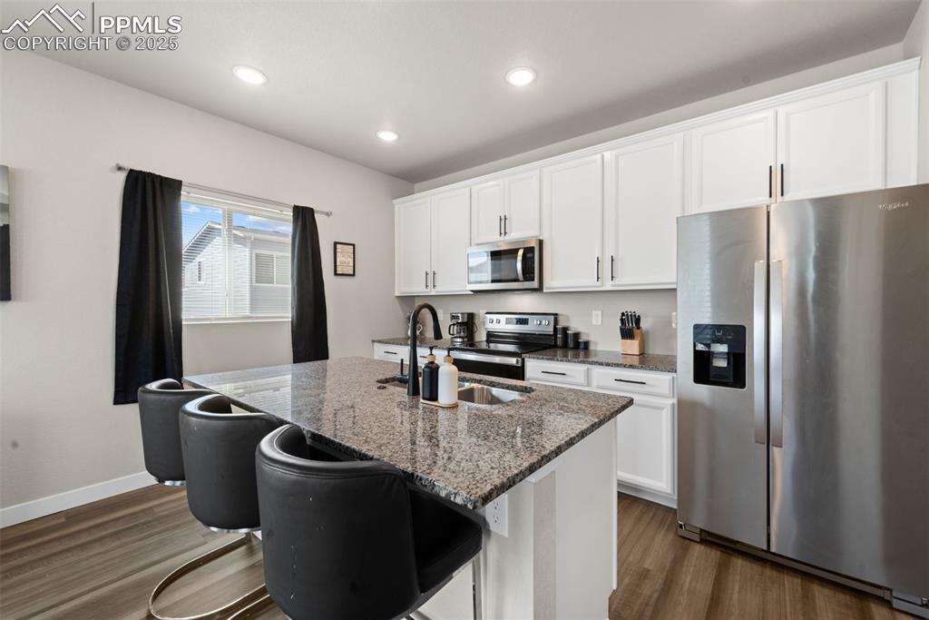 Image 6 of 27: Kitchen