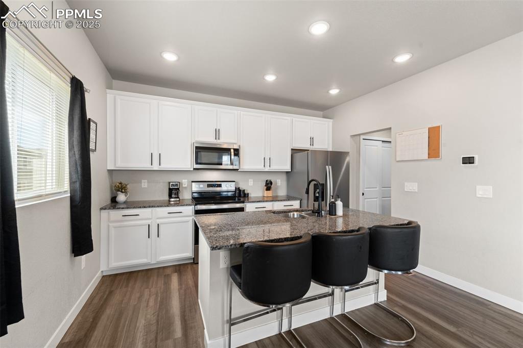 Image 9 of 27: Kitchen