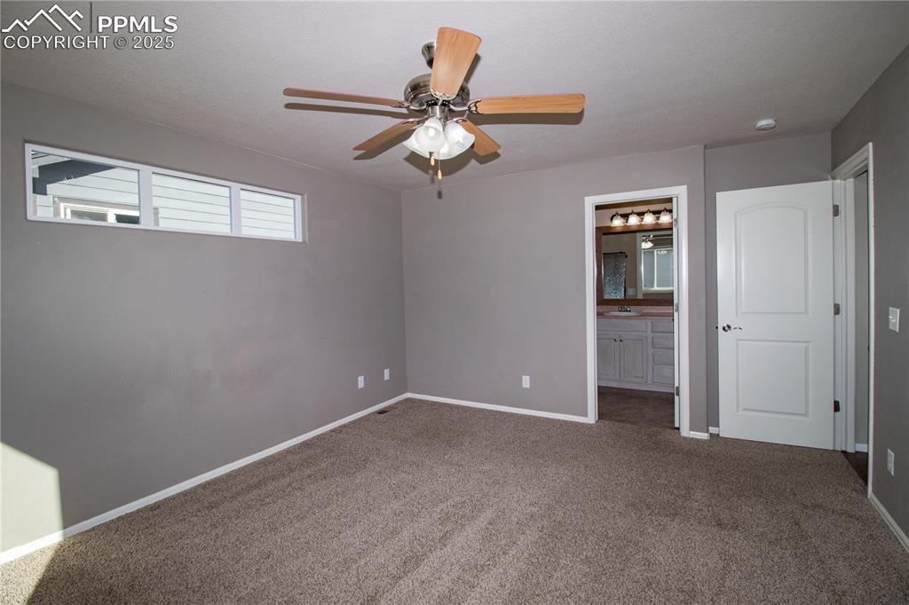 Image 12 of 33: Bedroom