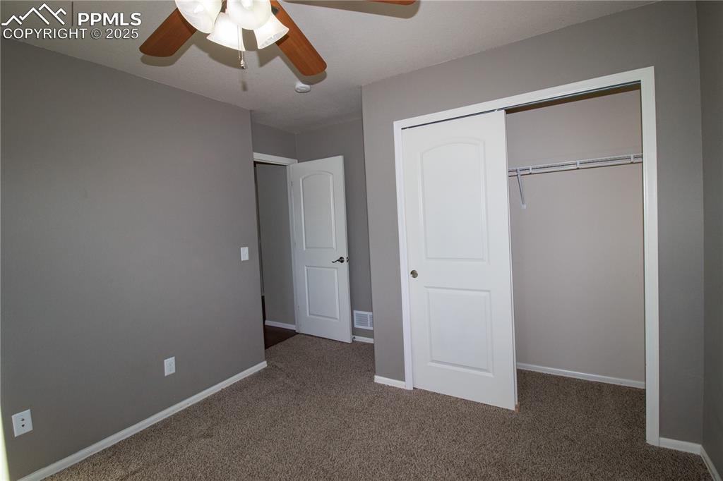 Image 19 of 33: Bedroom