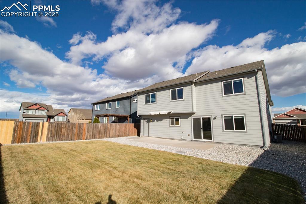 Image 21 of 33: Back of Structure