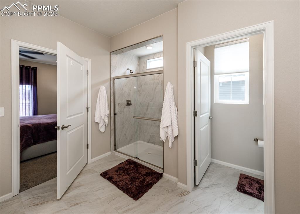 Image 15 of 34: Bathroom