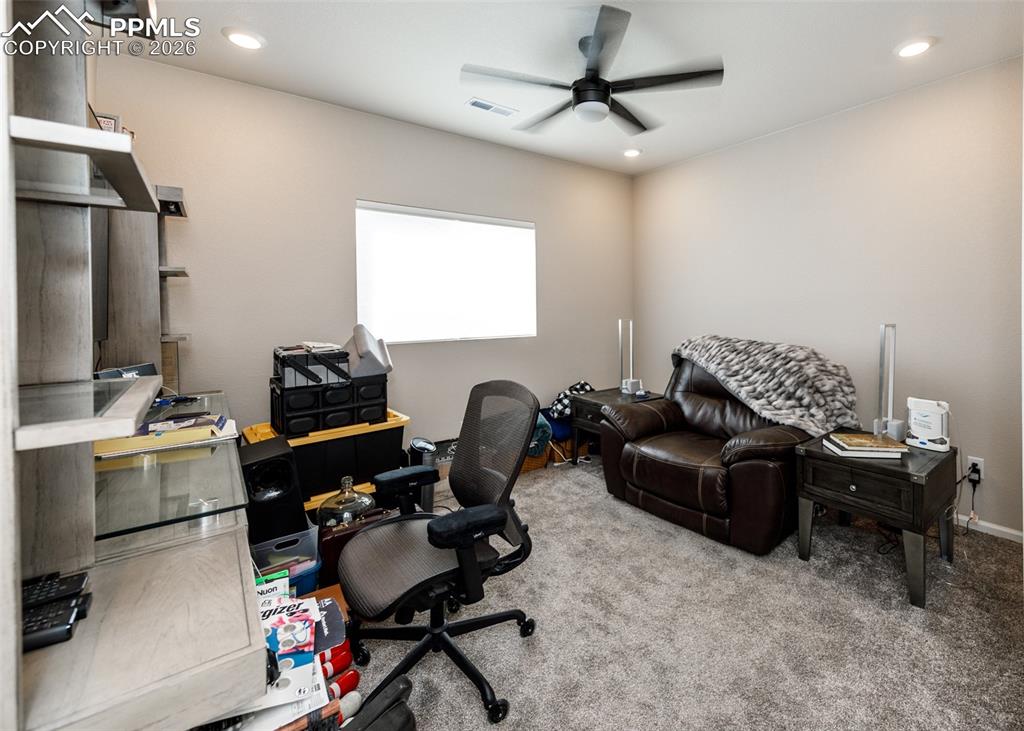 Image 17 of 34: Office