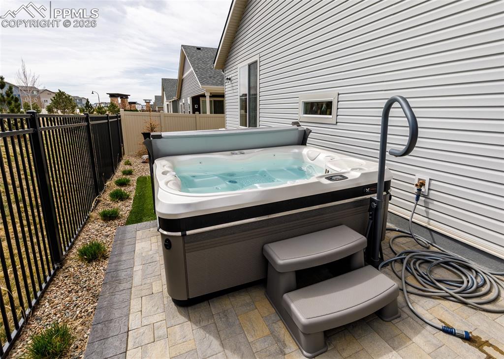 Image 27 of 34: Patio