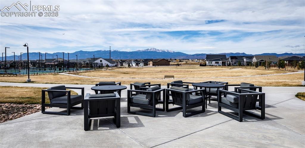 Image 30 of 34: Patio