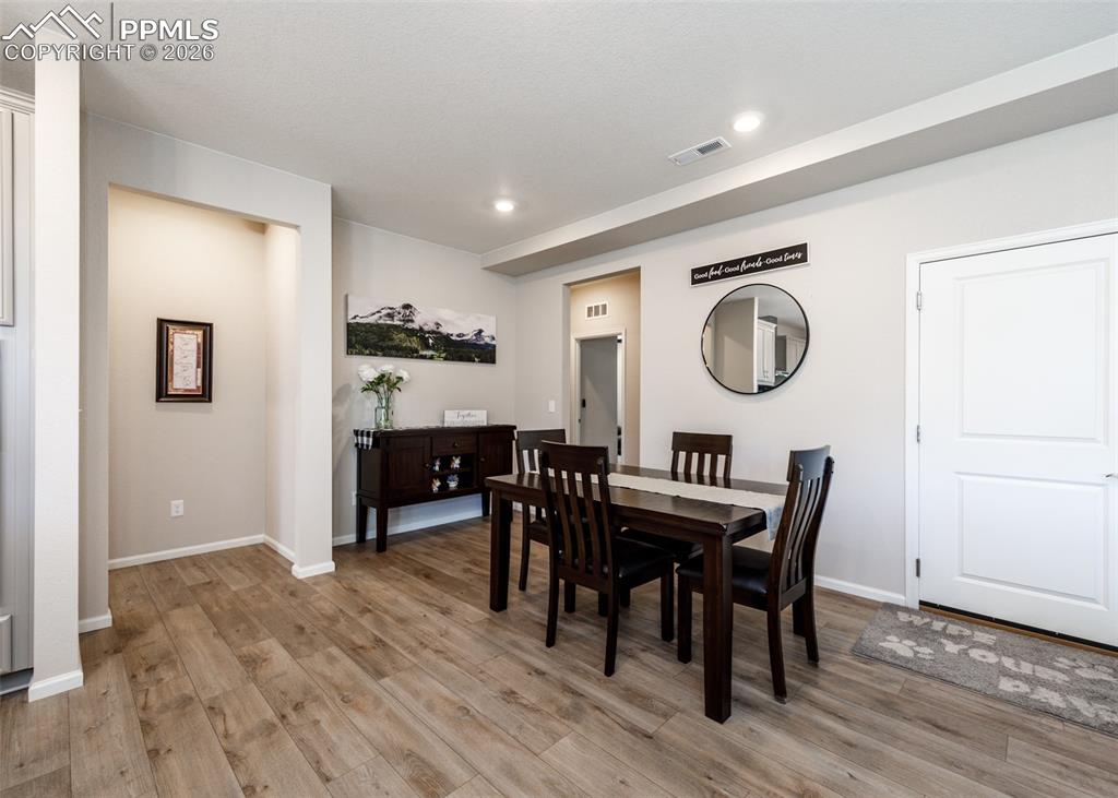 Image 6 of 34: Dining Area