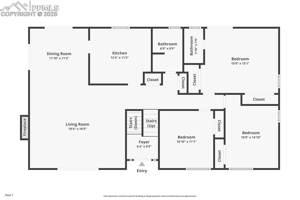 Image 26 of 50: View of room layout