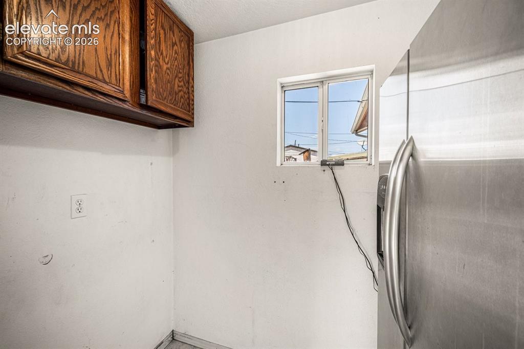 Image 19 of 23: Laundry
