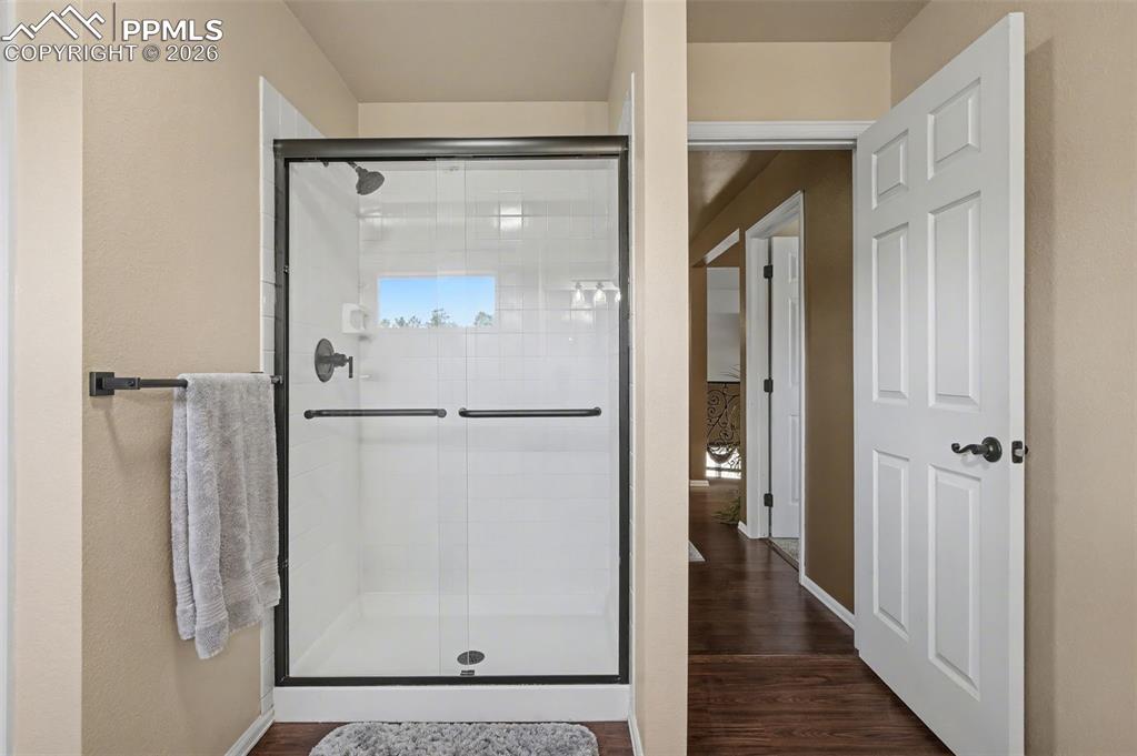 Image 35 of 50: New glass doors