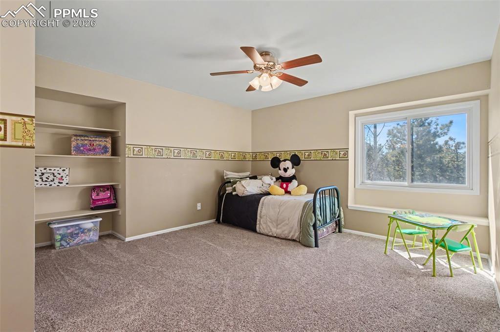 Image 37 of 50: Bedroom