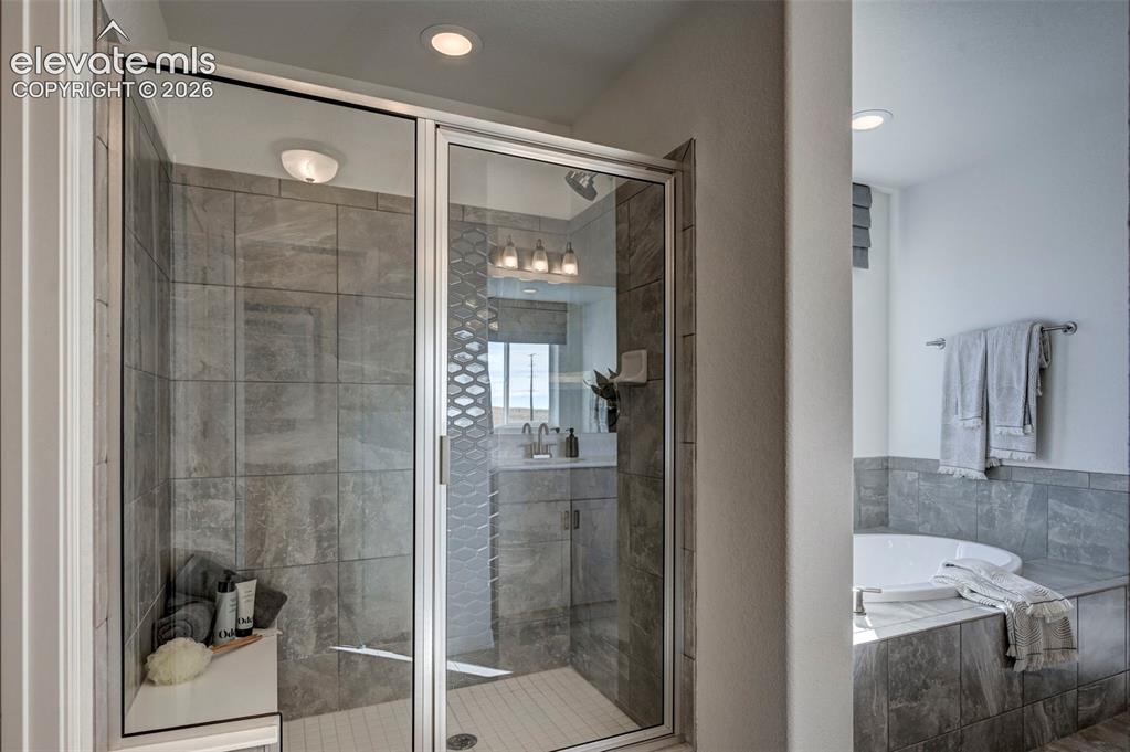 Image 19 of 27: Photos of previously built model. Some options will vary