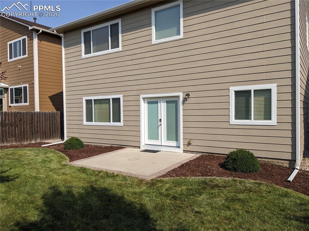 Image 31 of 43: Back of Structure