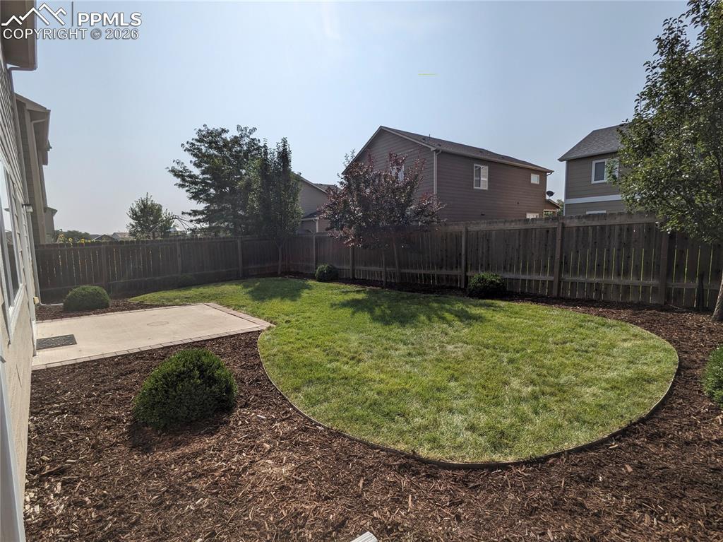 Image 36 of 43: Yard