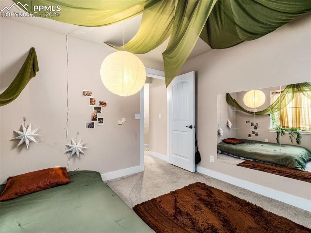 Image 17 of 37: Bedroom