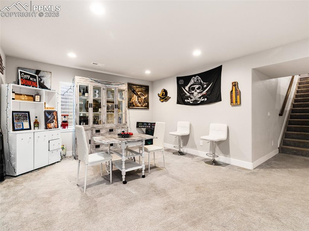 Image 23 of 37: Dining Area