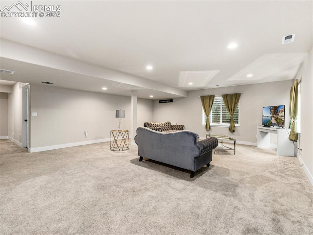 Image 25 of 37: Living Room